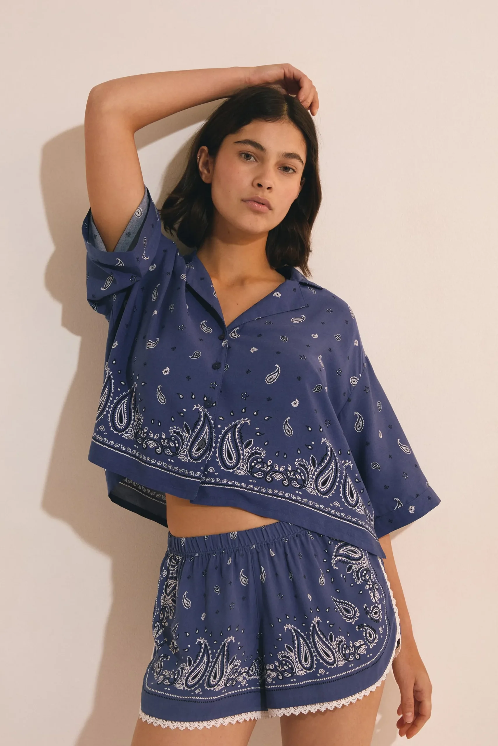 Chemise de nuit manches courtes à motifs