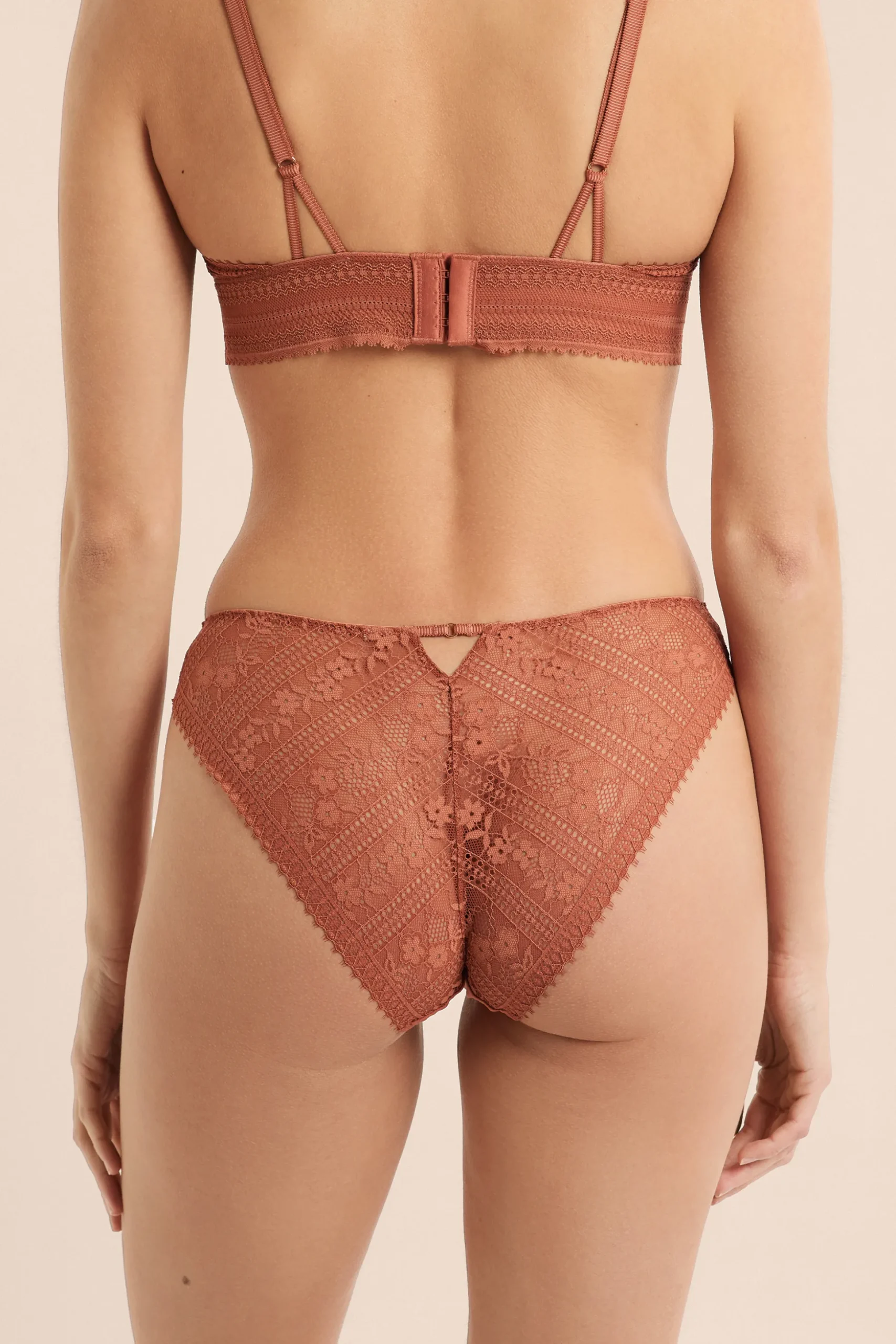 Culotte en dentelle