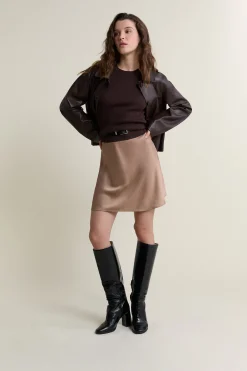 Jupe courte satinée