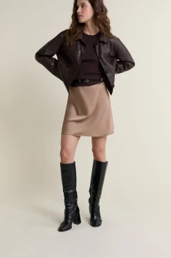 Jupe courte satinée