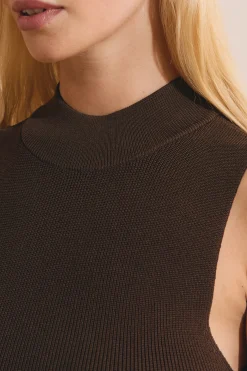 Robe courte à col cheminée