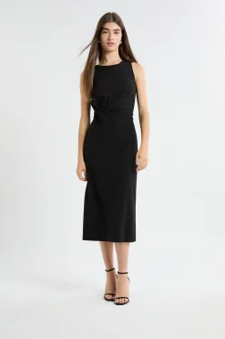 Robe à détail noué