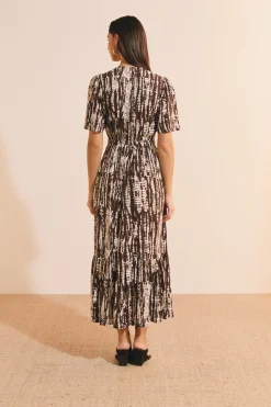 Robe longue col V à motifs