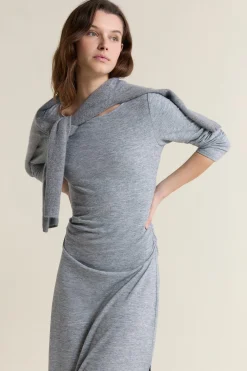 Robe longue en maille drappée