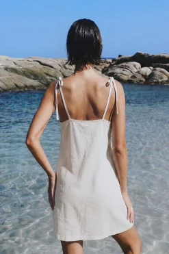 Robe à rayures et noeuds avec lin