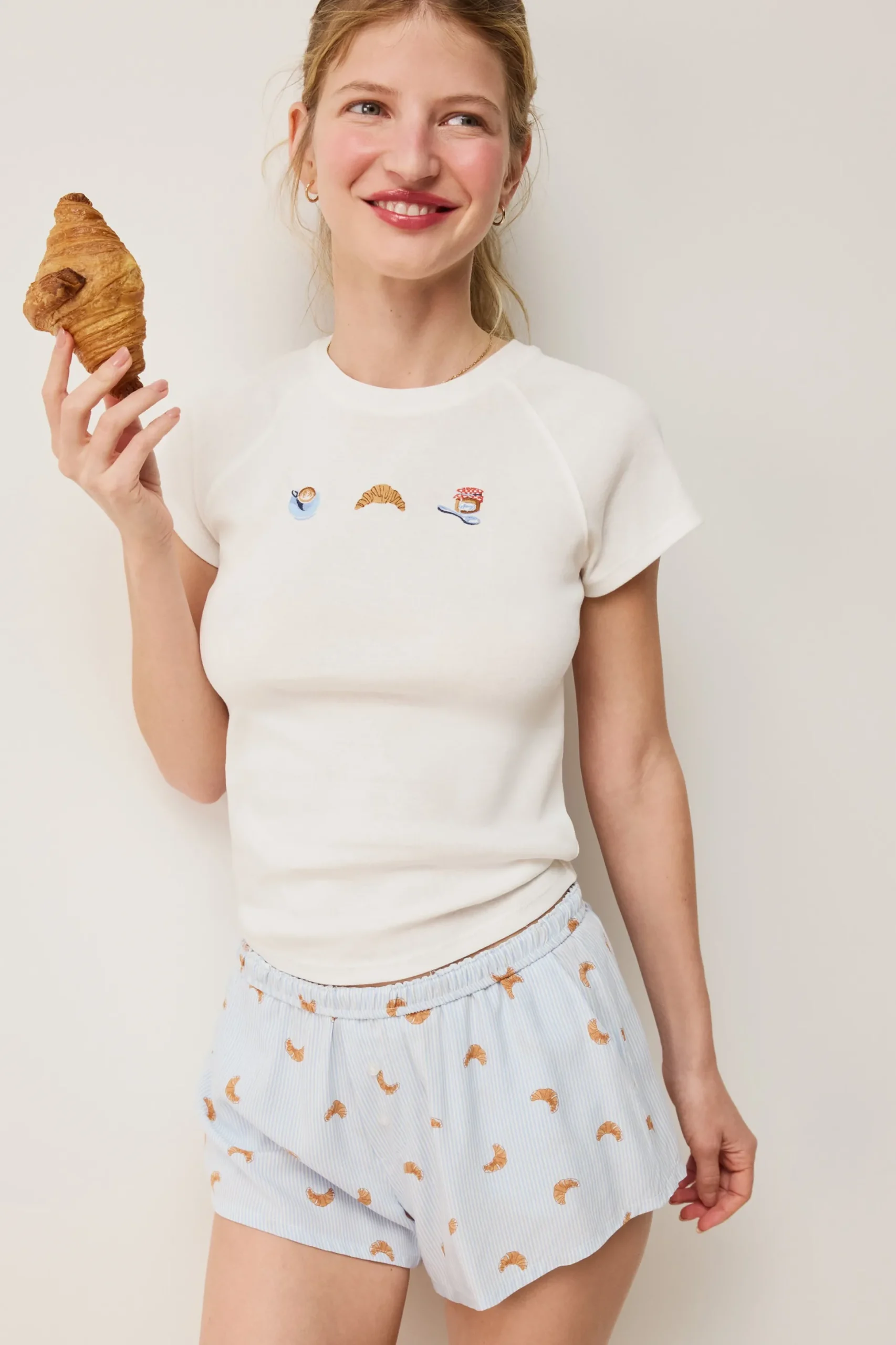 Short de pyjama à motifs croissants