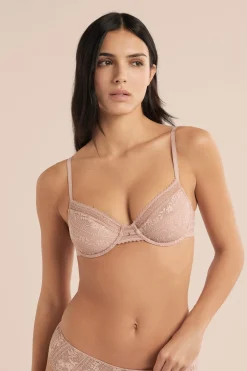Soutien-gorge en dentelle avec bijou doré
