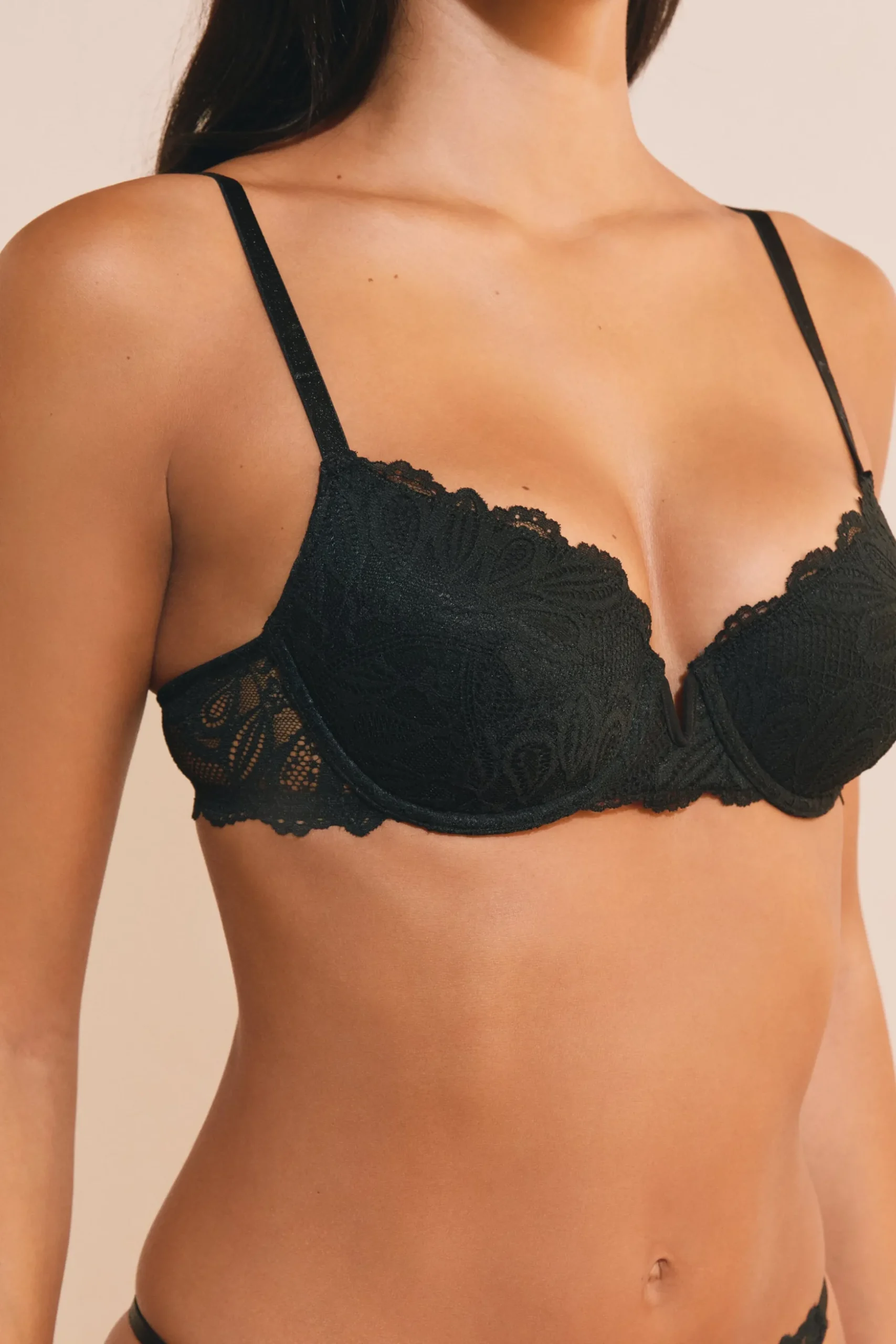 Soutien-gorge N.4 - Le coques fines en dentelle