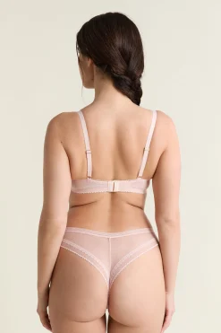 Soutien-gorge N.4 - Le coques fines en microfibre avec détails en dentelle