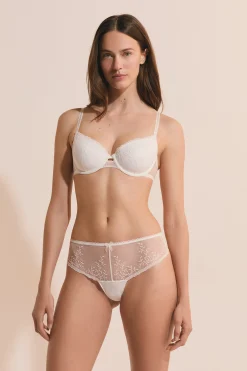 Soutien-gorge N.4 - Le coques fines avec broderie