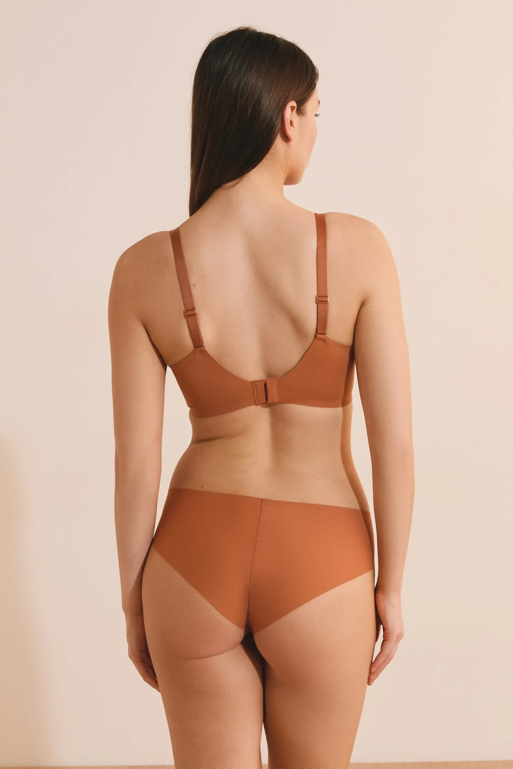 Soutien-gorge N.4 - Le coques fines en microfibre