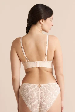 Soutien-gorge N.8 - Le triangle sans armatures en dentelle