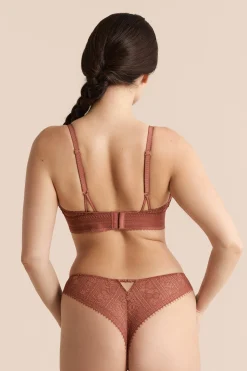 Soutien-gorge N.8 - Le triangle sans armatures en dentelle