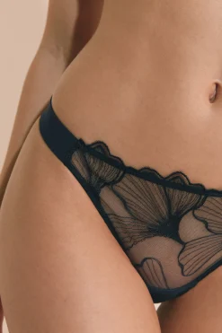 String en broderie