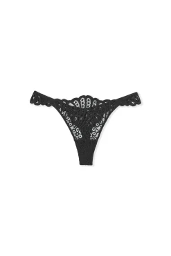 String en dentelle