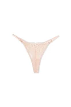 String en dentelle