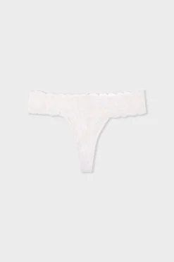 String en dentelle