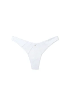 String en dentelle et satin