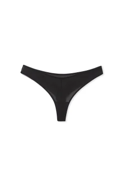 String transparent en tulle