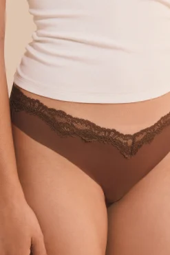 Tanga avec détail dentelle