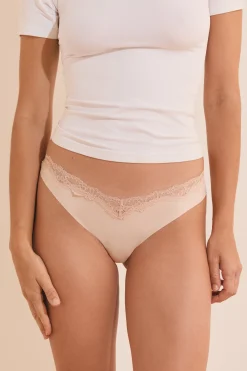 Tanga avec détail dentelle