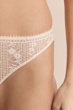 Tanga en dentelle