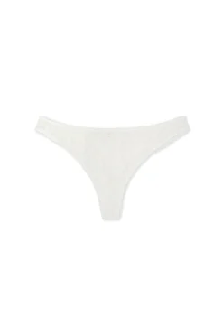 Tanga en dentelle sans teinture