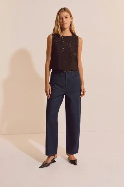 Top sans manches détails broderie anglaise