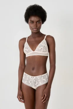 Triangle sans armartures en dentelle