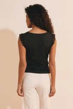 T-shirt sans manches plissé avec détails dentelle