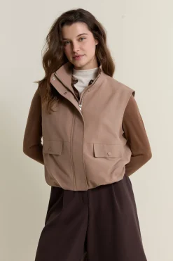 Veste sans manches col montant